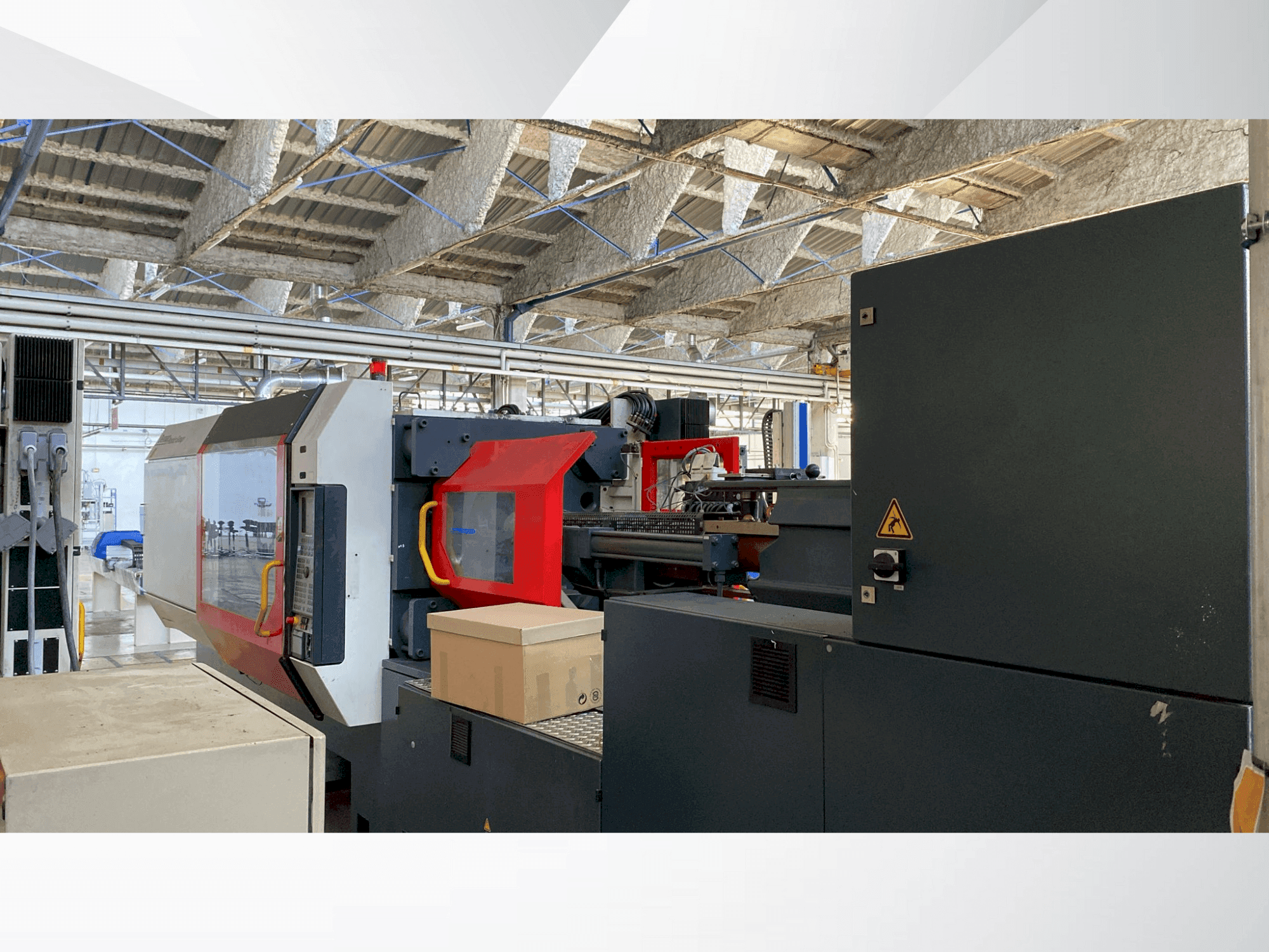 Vista frontale della macchina DEMAG Ergotech System 420-1450