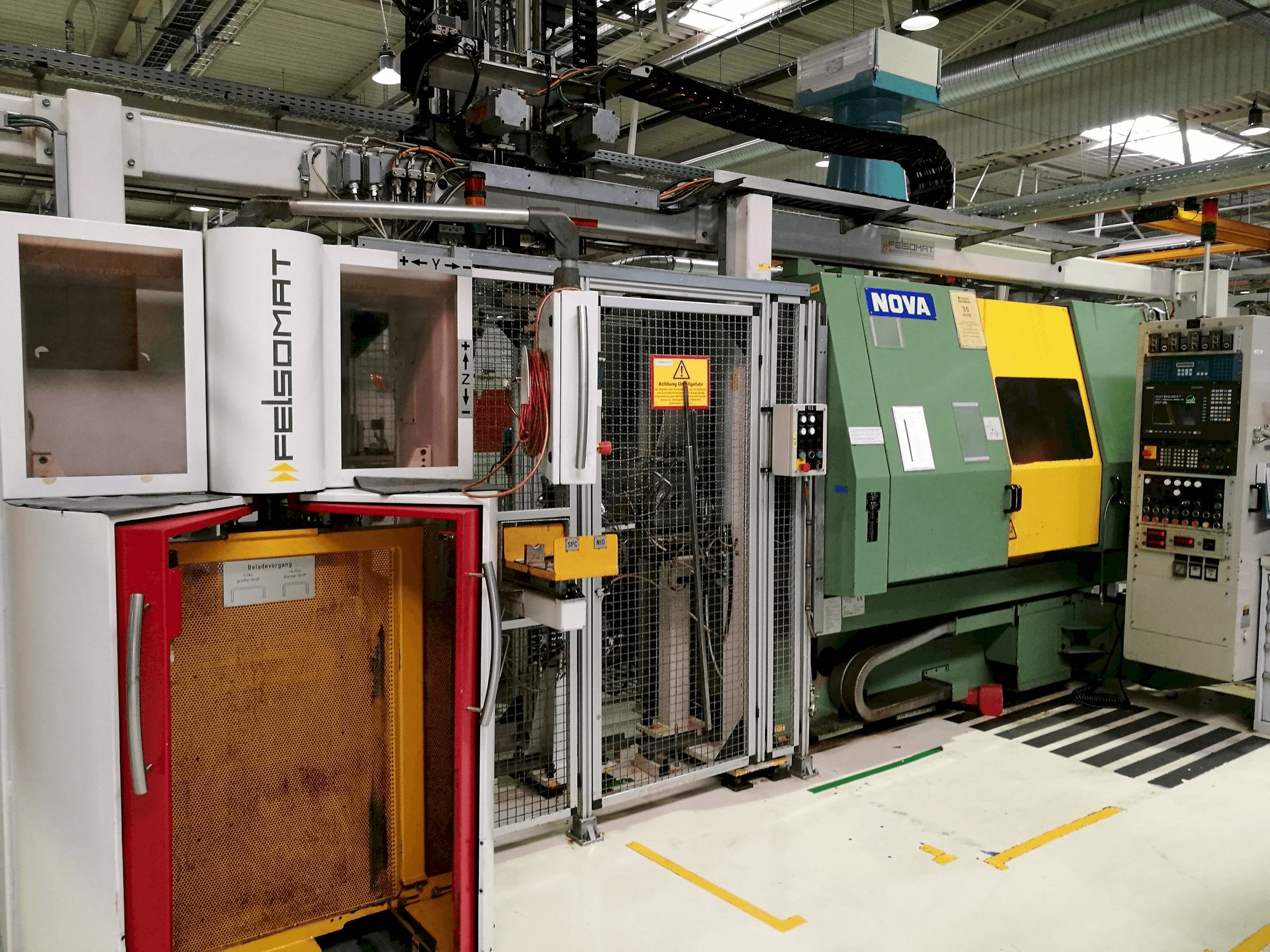 Vista frontale della macchina NOVA M12-T4N