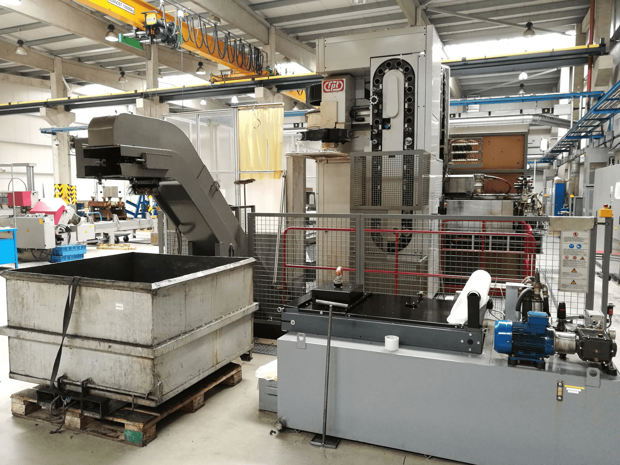 Vista frontale della macchina FPT AREA M