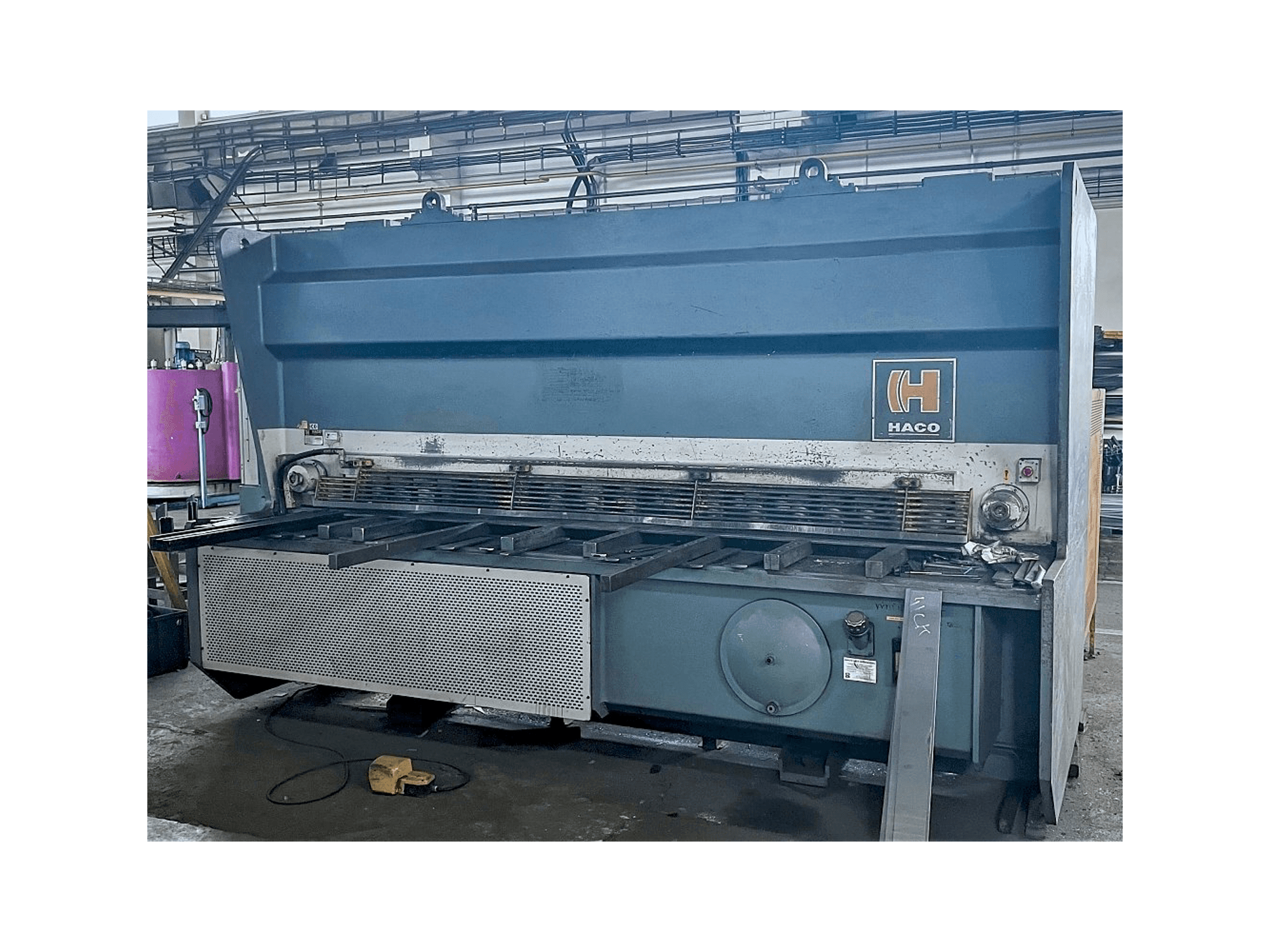 Vista frontale della macchina HACO HSLX 3016/18 SAB