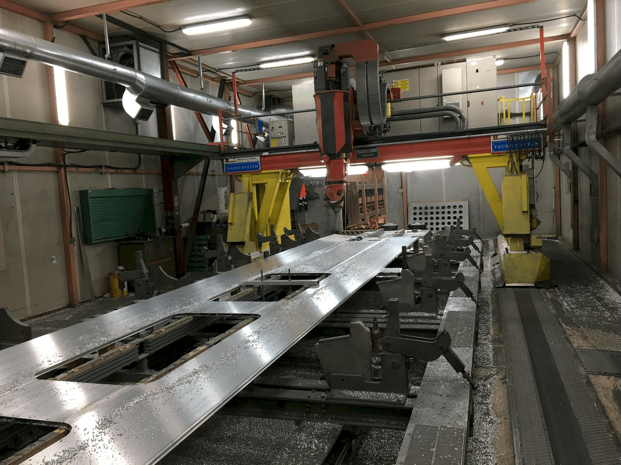 Vista frontale della macchina Bisiach & Carru TJKP8/11/F