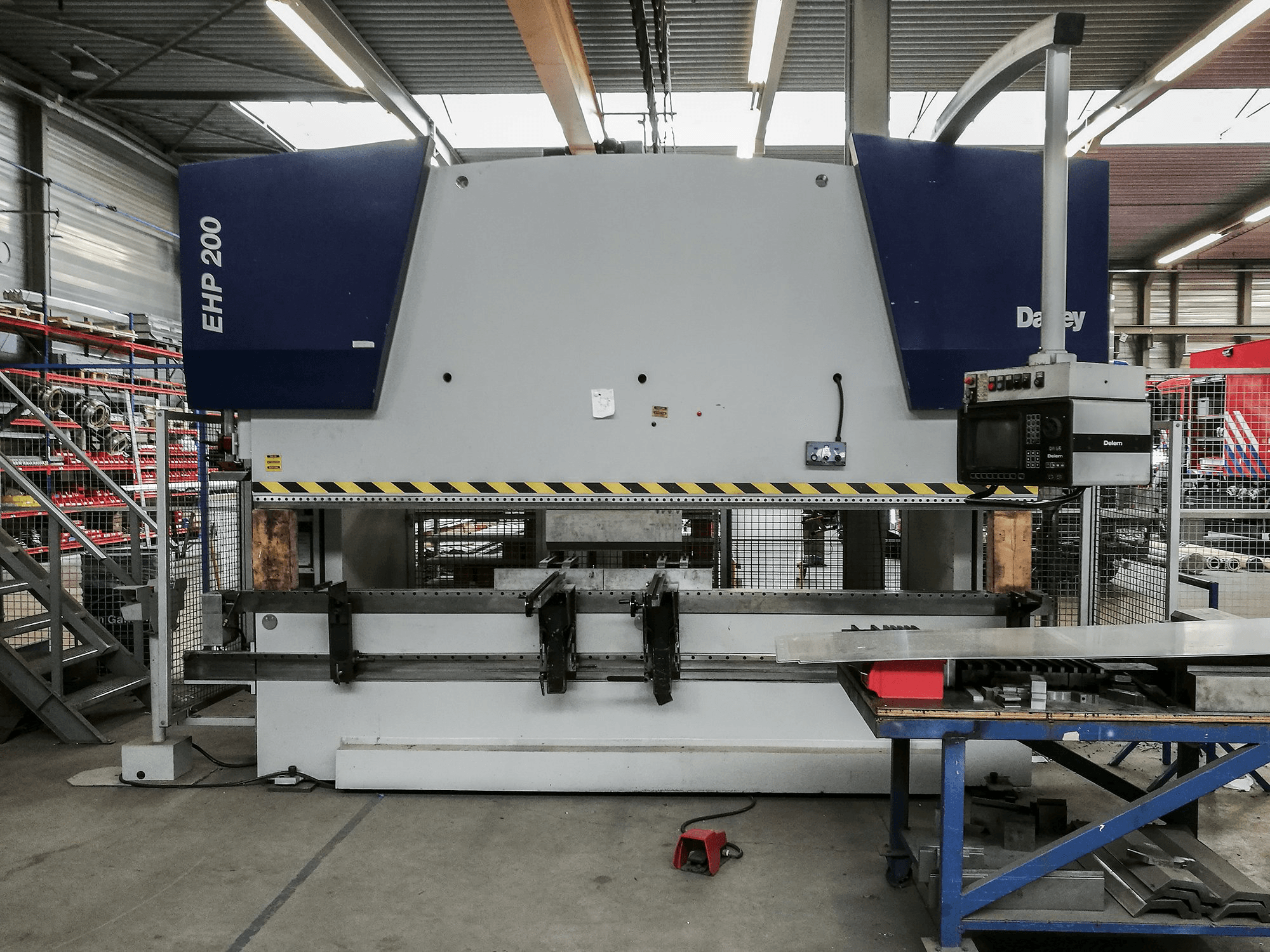 Vista frontale della macchina Darley EHP-LS200.36/31