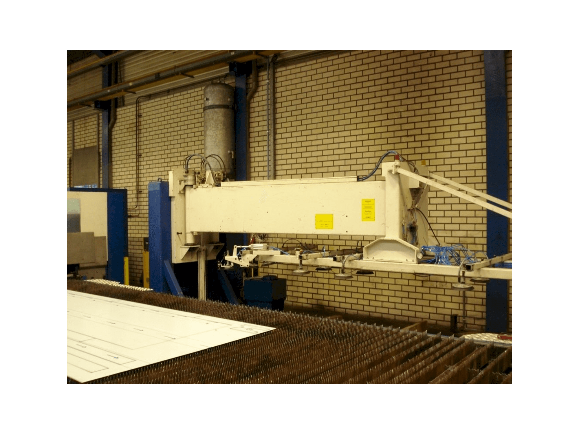 Vista frontale della macchina Trumpf LoadMaster