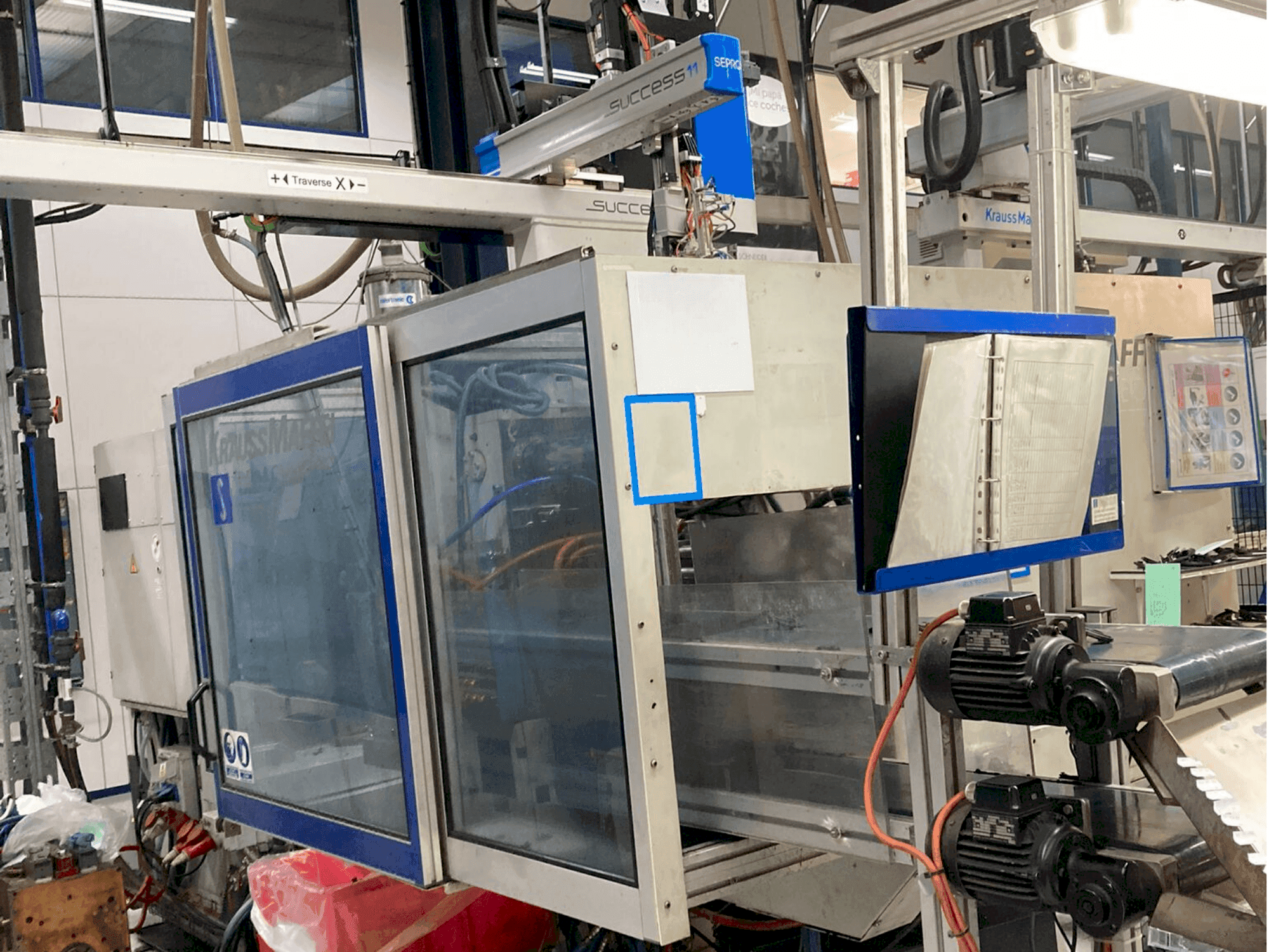 Vista frontale della macchina Krauss Maffei 150-700 C2