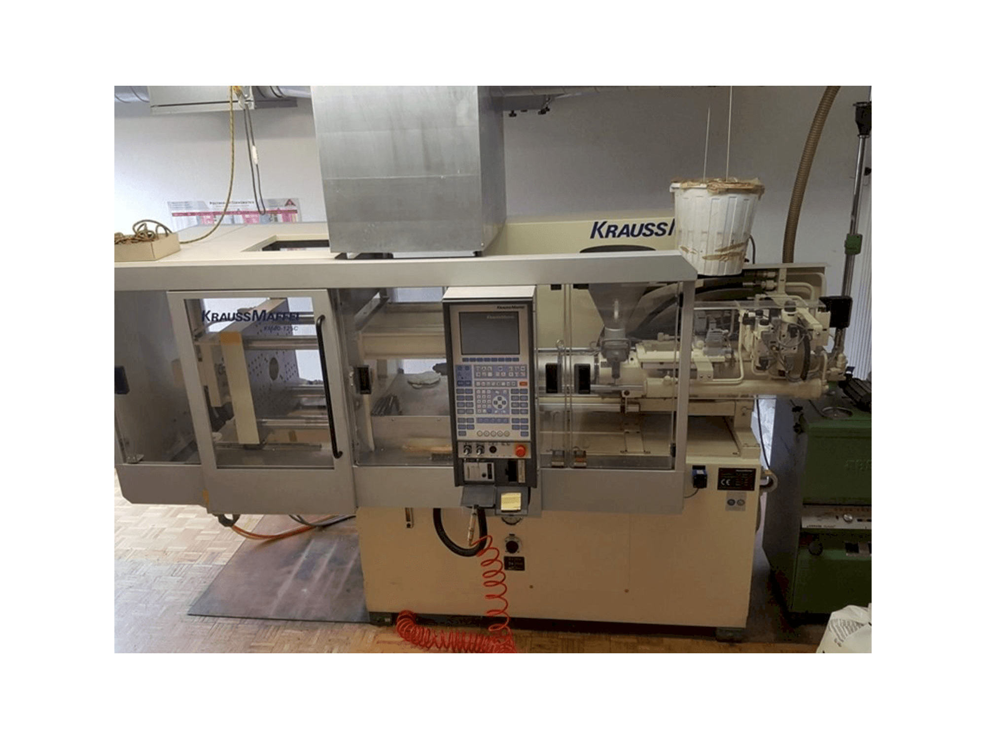 Vista frontale della macchina Krauss Maffei 40-125 C Winner