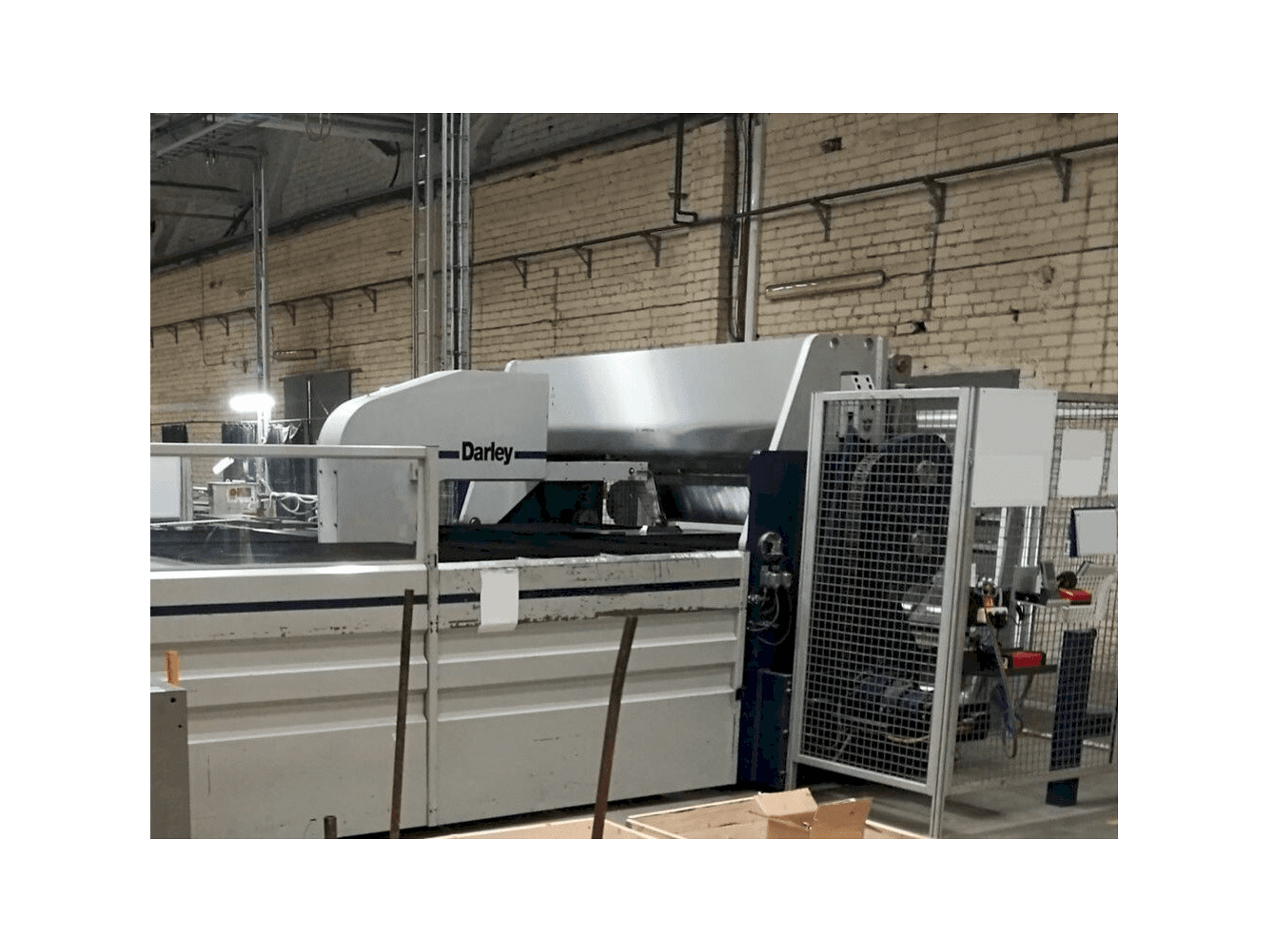 Vista frontale della macchina Darley MF 2502