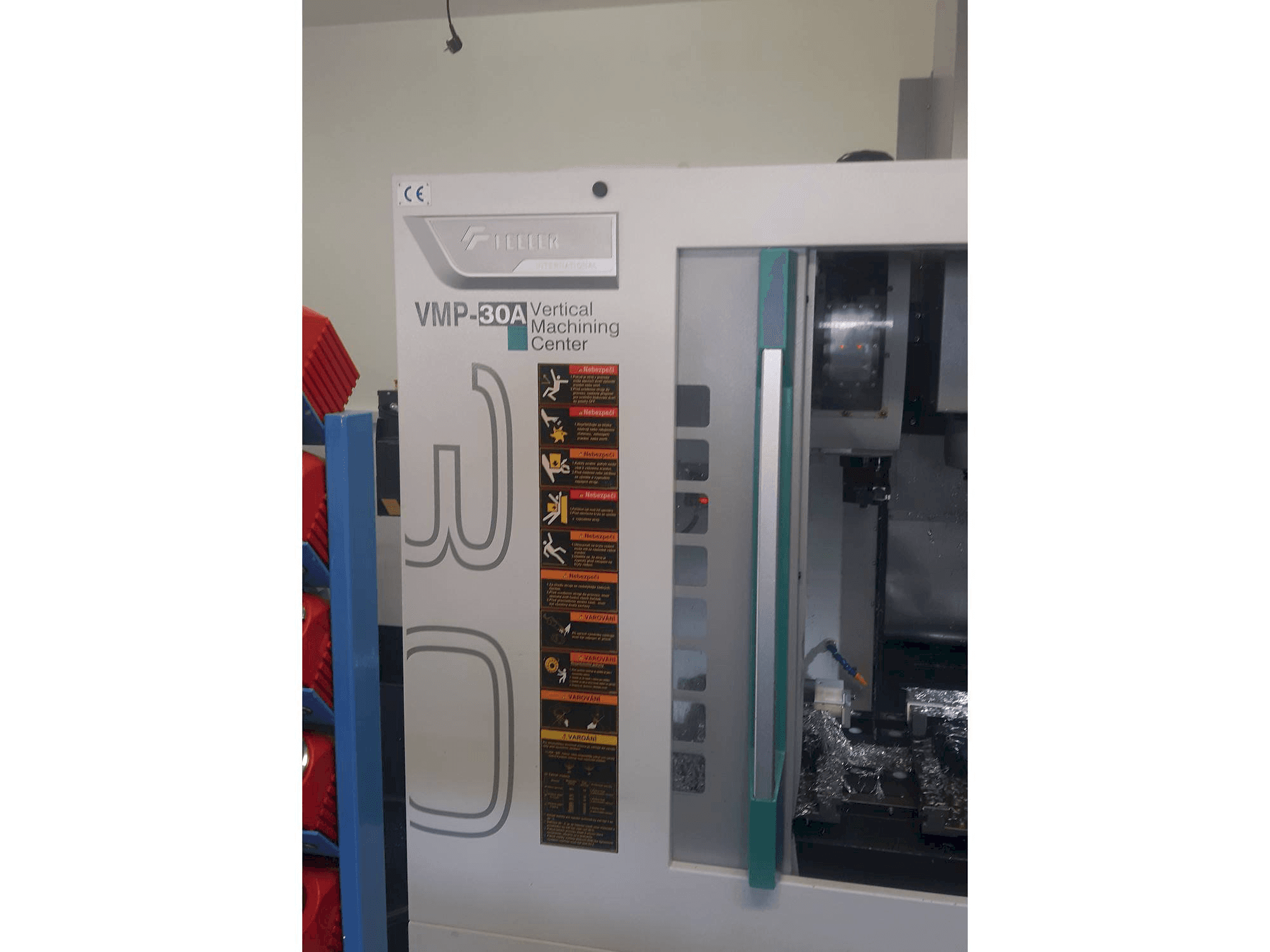 Vista frontale della macchina Feeler VMP 30