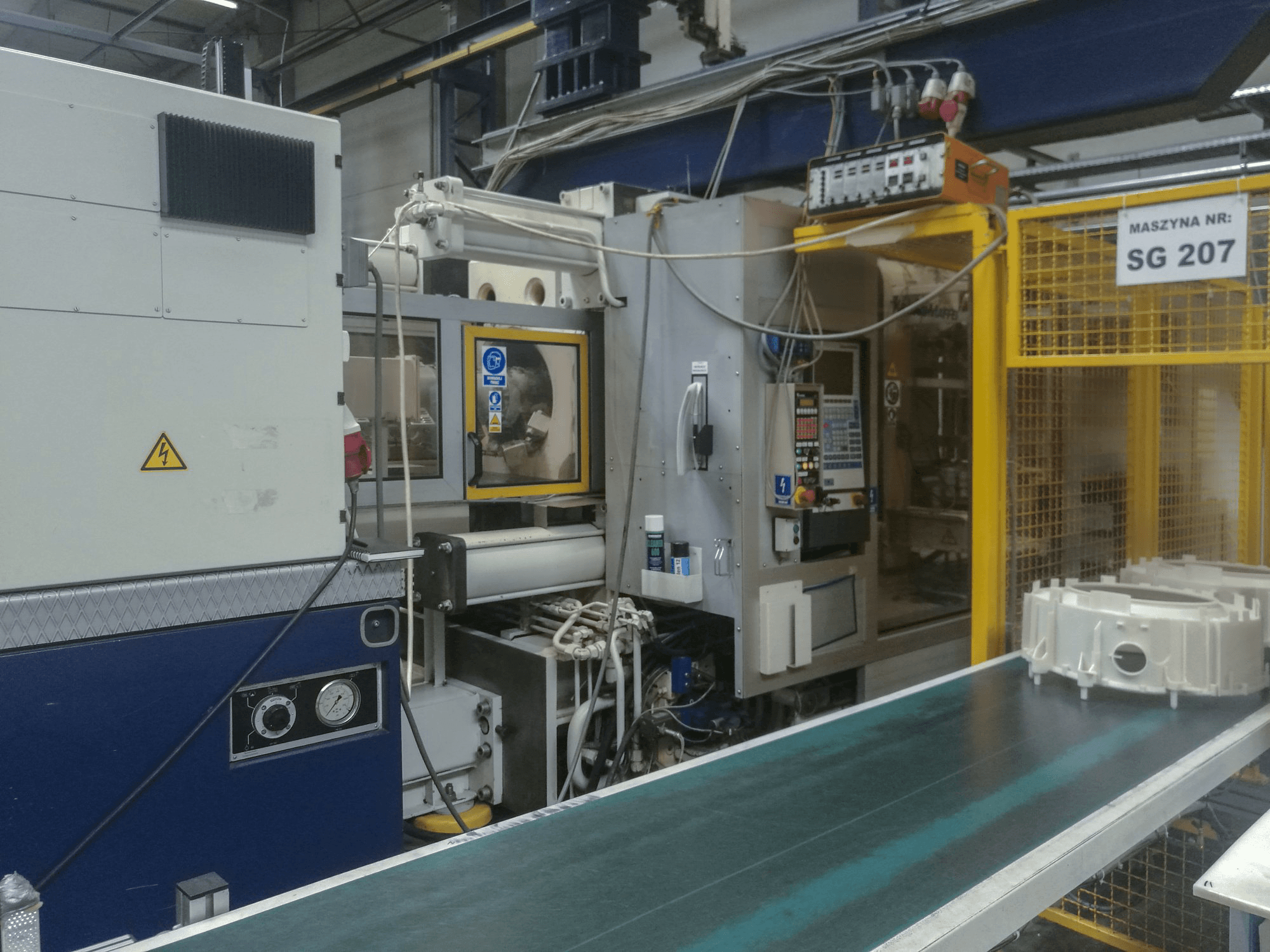 Vista lato sinistro 1 della macchina Krauss Maffei 800-8000 MC