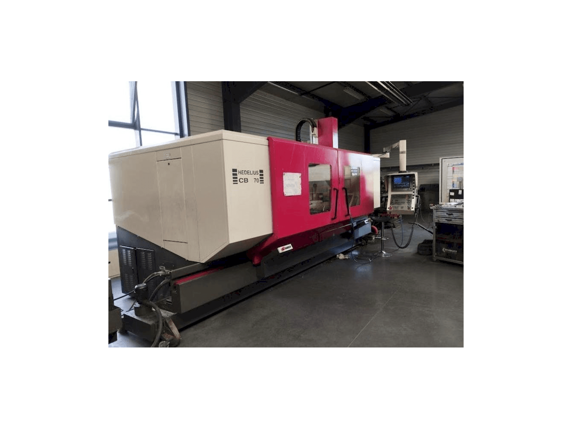 Vista frontale della macchina HEDELIUS CB 70-3200