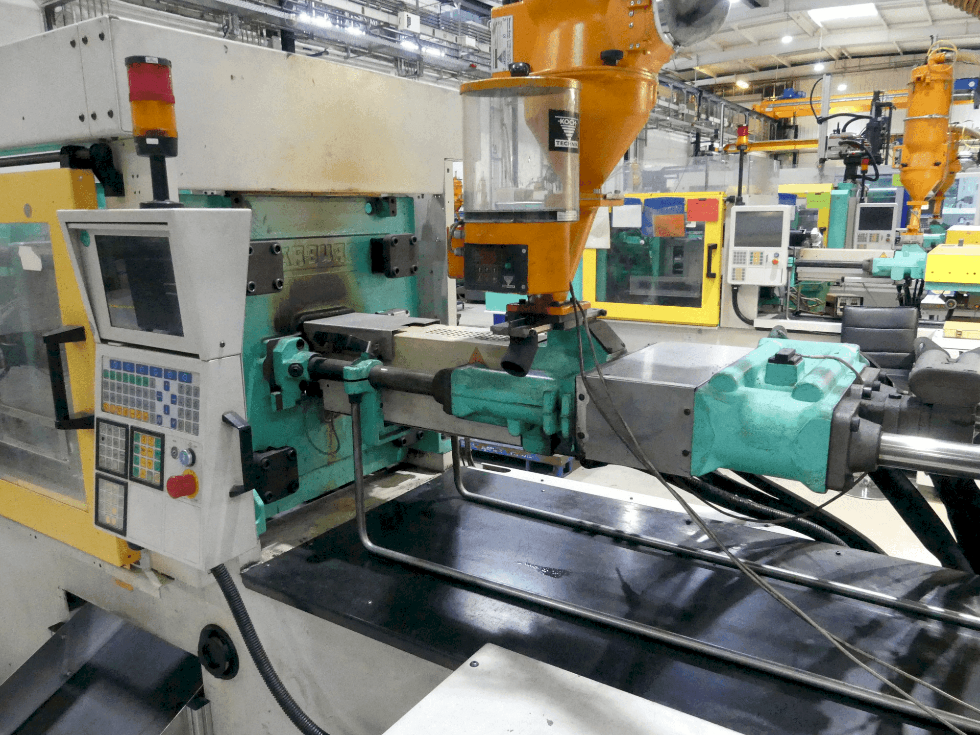 Vista frontale della macchina Arburg 420C-1000-250