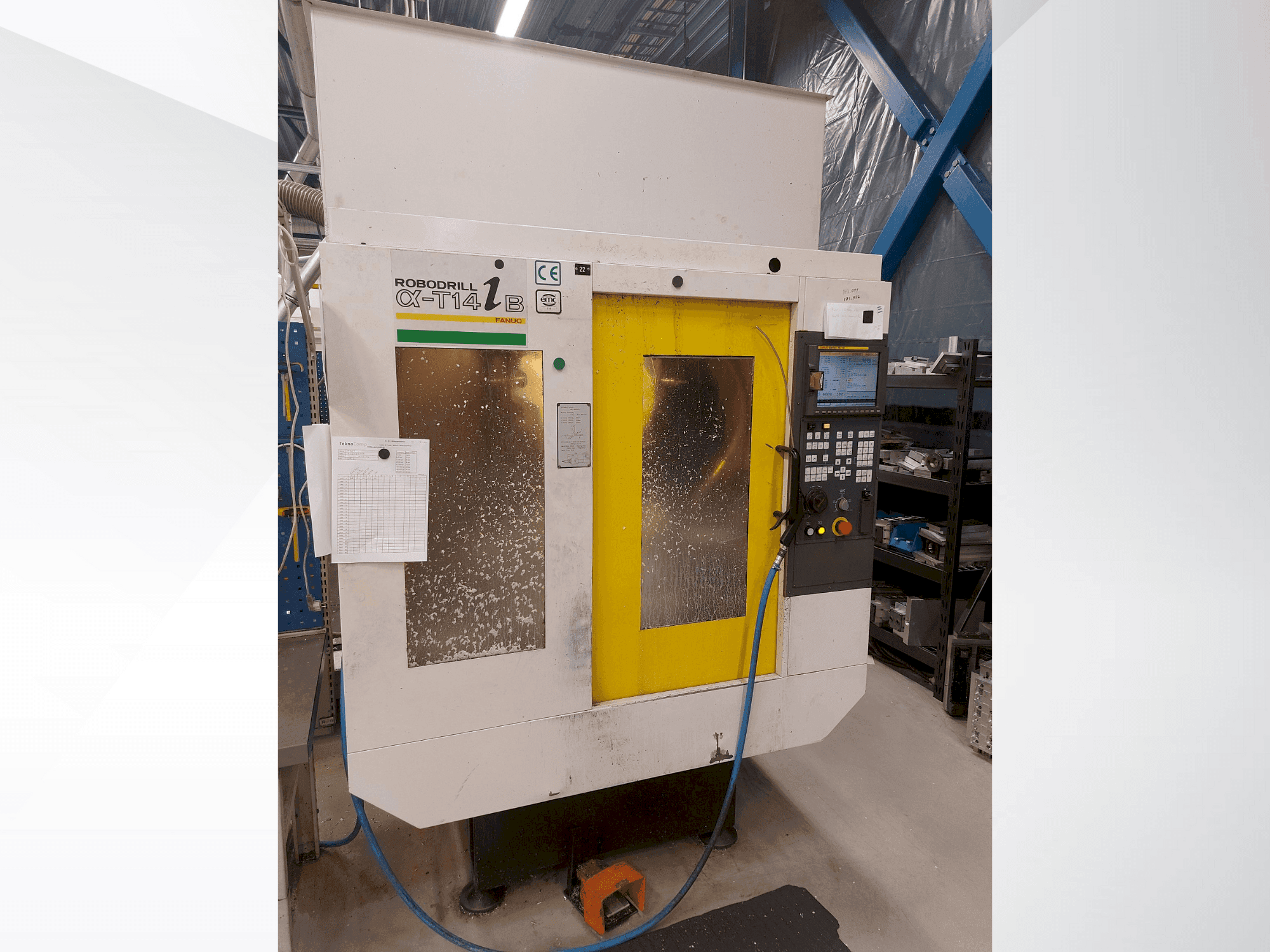 Vista frontale della macchina FANUC Robodrill α-T14iB
