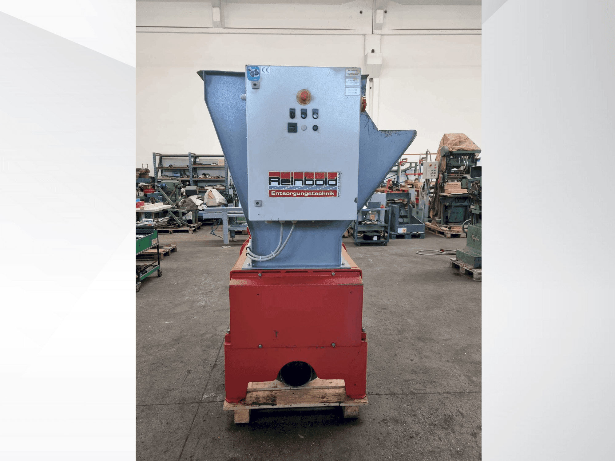 Vista frontale della macchina REINBOLD RMZ 500