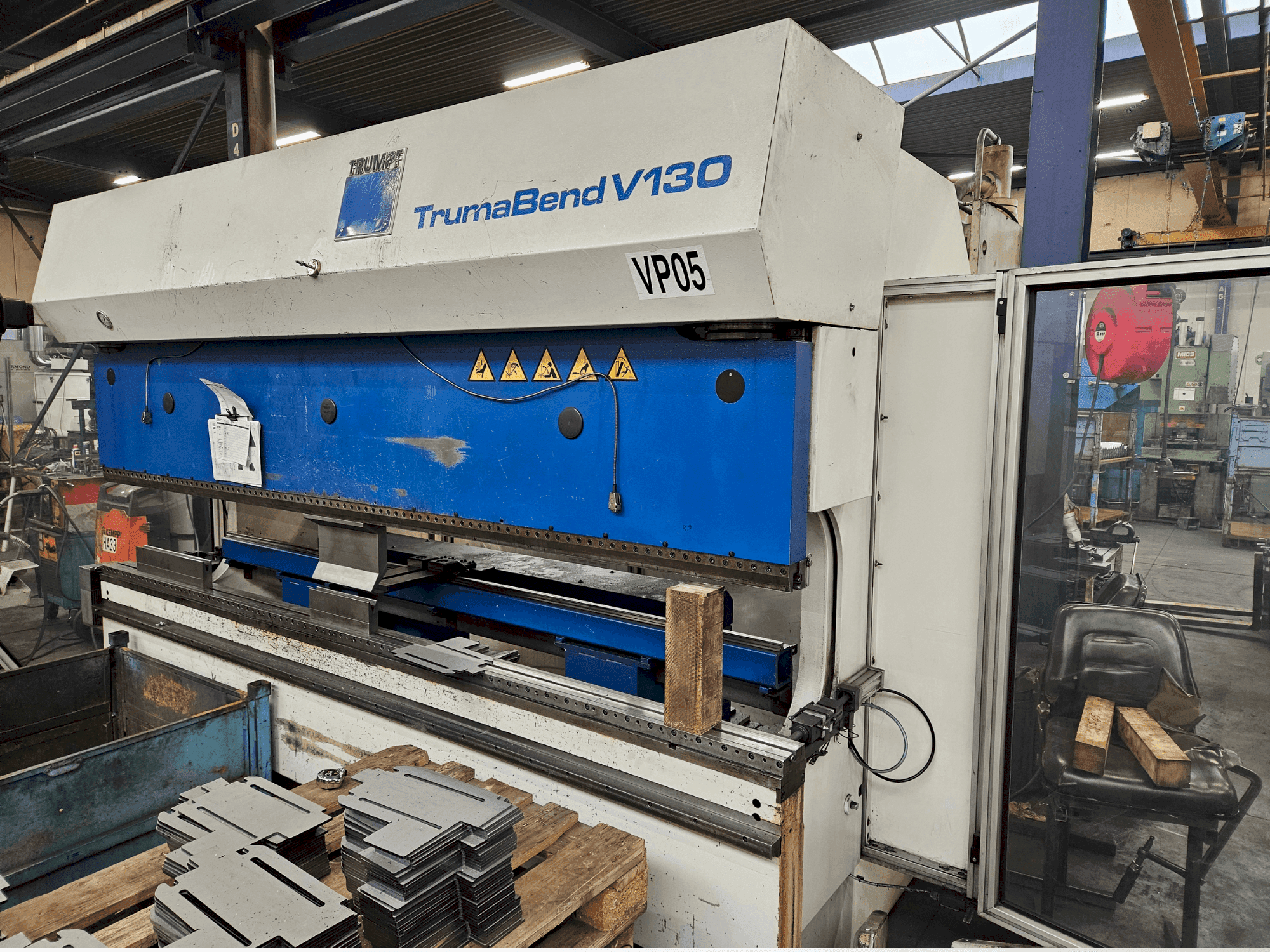 Vista frontale della macchina TRUMPF TrumaBend V130